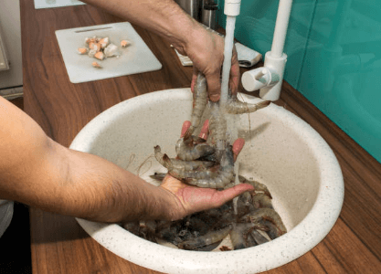 Preparing the Prawns