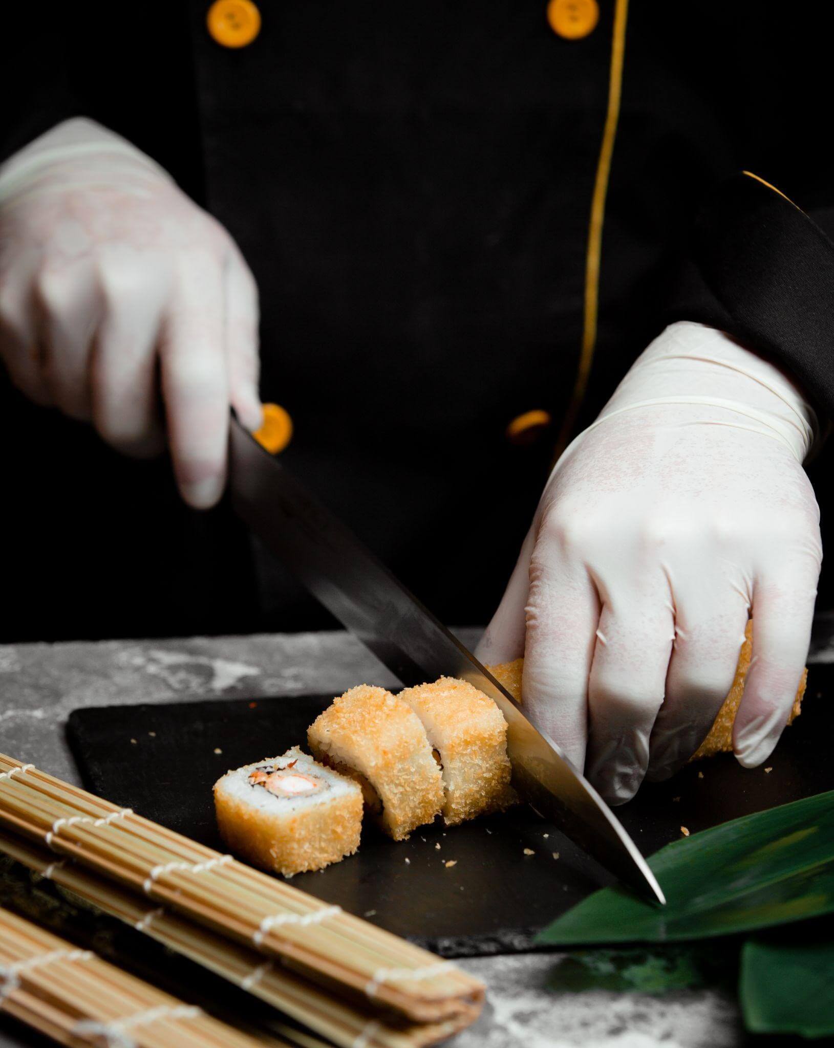 Sharp knife to cut a perfect sushi roll