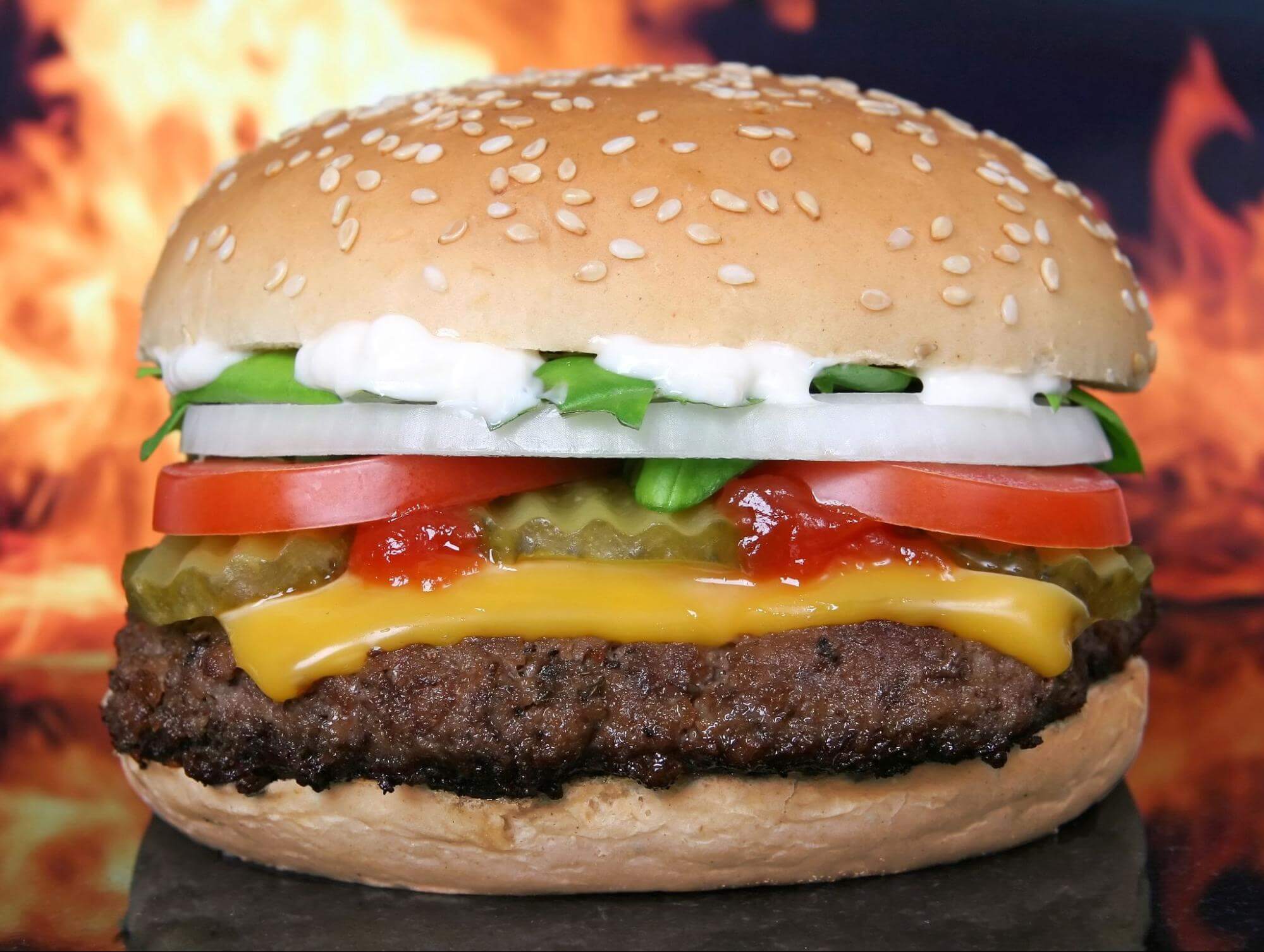 Juicy patty, fresh veggies, satisfying crunch