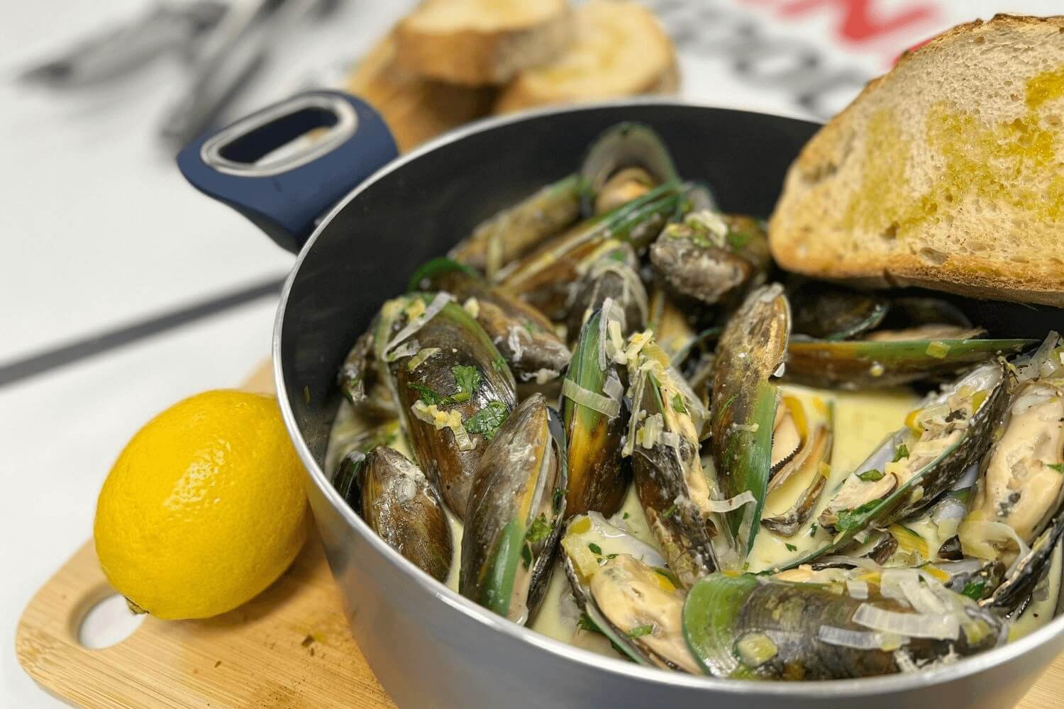 Mussels marinières